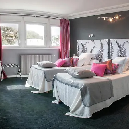 Logis Du Casino Restaurant Le Mathelia