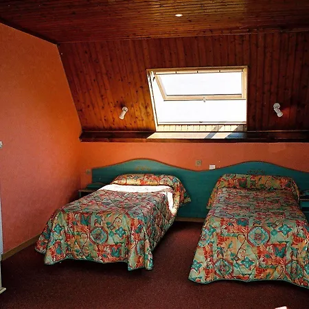 فندق Logis Du Casino Restaurant Le Mathelia 3*