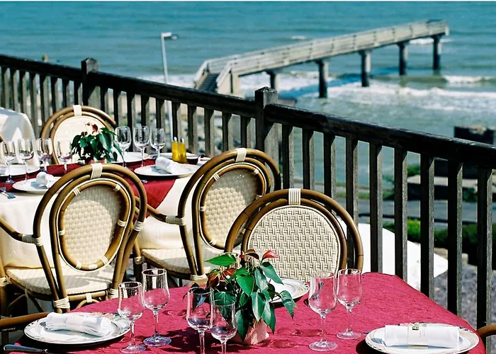 Hotel Logis Du Casino Vierville-sur-Mer