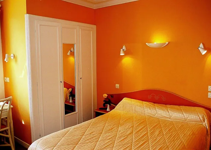 Hotel Logis Du Casino Vierville-sur-Mer