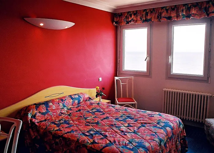 Hotel Logis Du Casino 3*