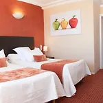 Logis Du Casino Restaurant Le Mathelia Hotel