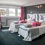 Logis Du Casino Restaurant Le Mathelia