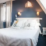 Logis Du Casino Restaurant Le Mathelia