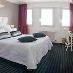 Hotel Logis Du Casino Restaurant Le Mathelia 3*