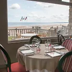 Logis Du Casino Restaurant Le Mathelia