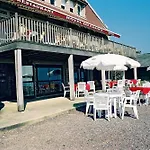 Hotel Logis Du Casino Restaurant Le Mathelia 3*