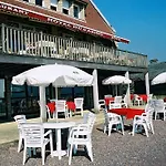 Logis Du Casino Restaurant Le Mathelia Hotel