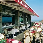 Logis Du Casino Restaurant Le Mathelia 3* Vierville-sur-Mer