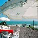 Logis Du Casino Restaurant Le Mathelia 3*