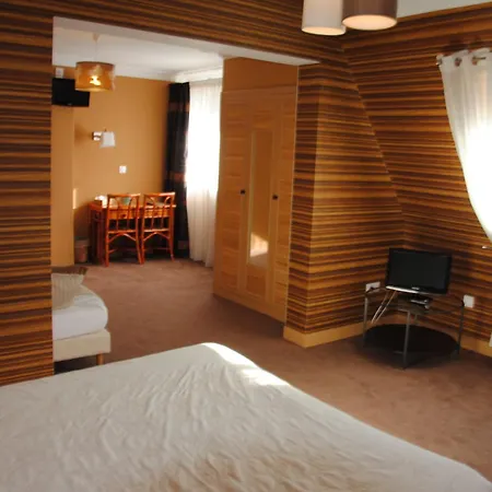 Logis Du Casino Restaurant Le Mathelia Hotel Vierville-sur-Mer