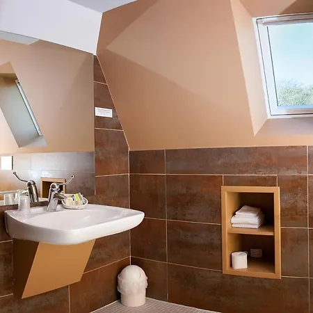 Logis Du Casino Restaurant Le Mathelia Hotel 3*