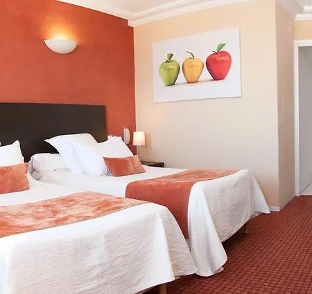 Logis Du Casino Restaurant Le Mathelia ホテル