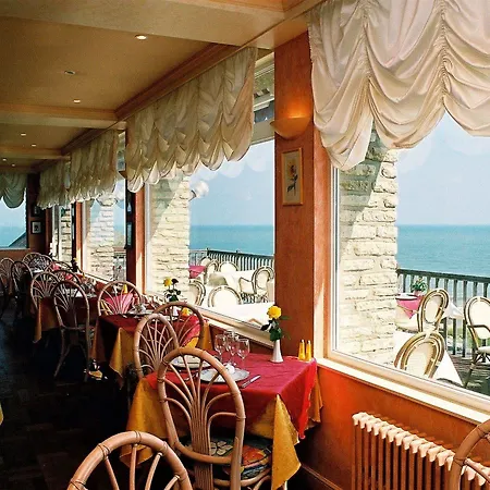 ホテル Logis Du Casino Restaurant Le Mathelia