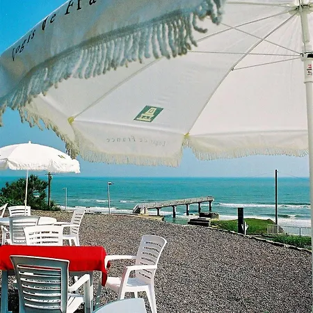 Logis Du Casino Restaurant Le Mathelia 3*