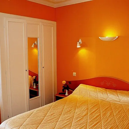 ホテル Logis Du Casino Restaurant Le Mathelia ヴィエルヴィル・シュル・メール