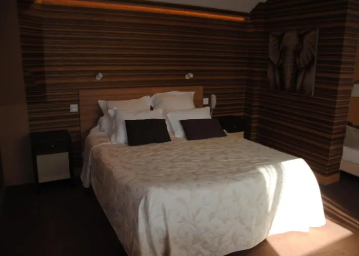 Logis Du Casino Restaurant Le Mathelia Отель