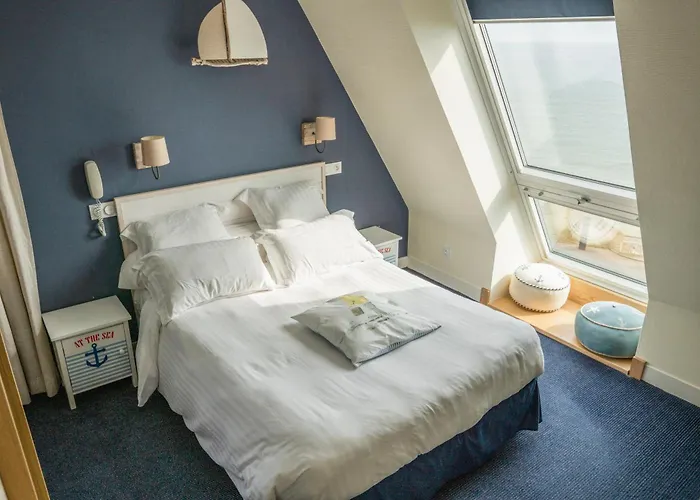 Отель Logis Du Casino Restaurant Le Mathelia Вьервиль-сюр-Мер