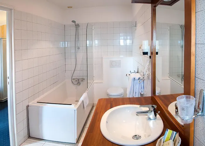 Logis Du Casino Restaurant Le Mathelia Вьервиль-сюр-Мер