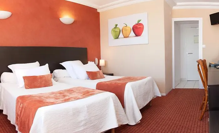 Logis Du Casino Restaurant Le Mathelia Отель