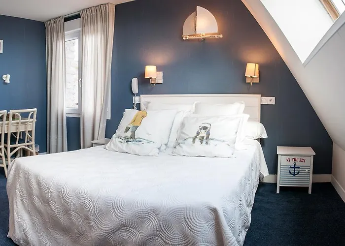 Logis Du Casino Restaurant Le Mathelia