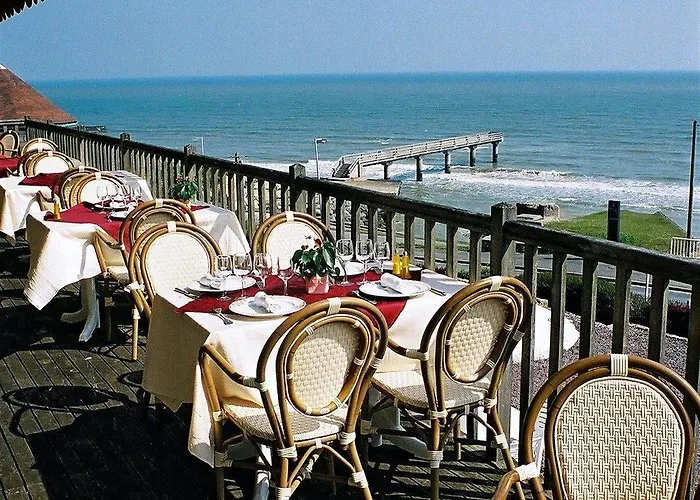 Logis Du Casino Restaurant Le Mathelia 3*