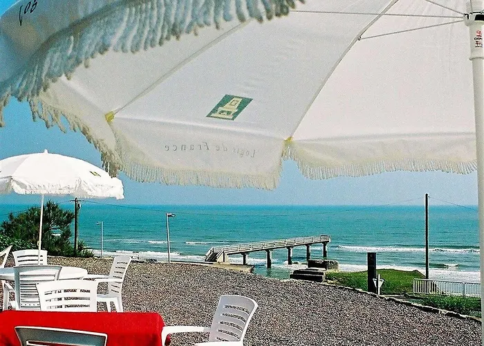 Logis Du Casino Restaurant Le Mathelia 3*