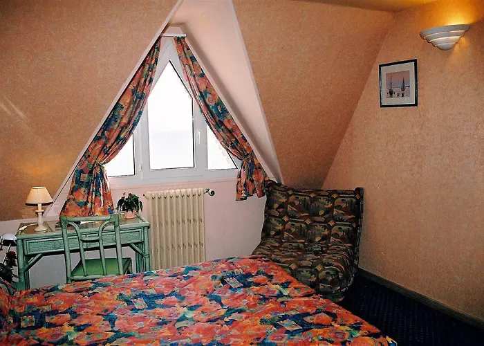 Logis Du Casino Restaurant Le Mathelia 3*