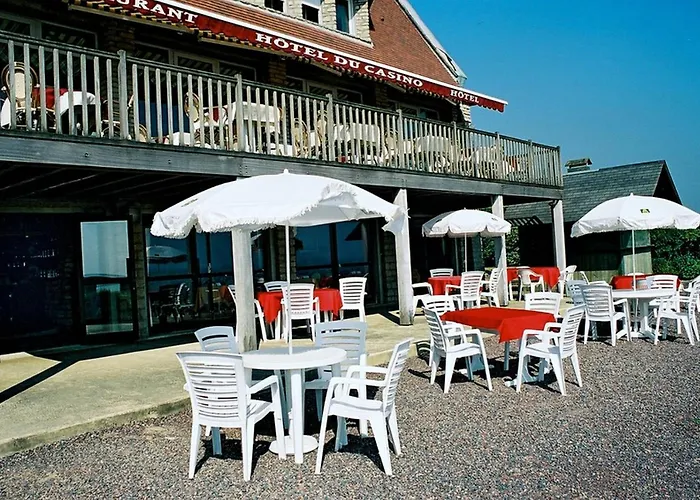 Logis Du Casino Restaurant Le Mathelia Отель 3*